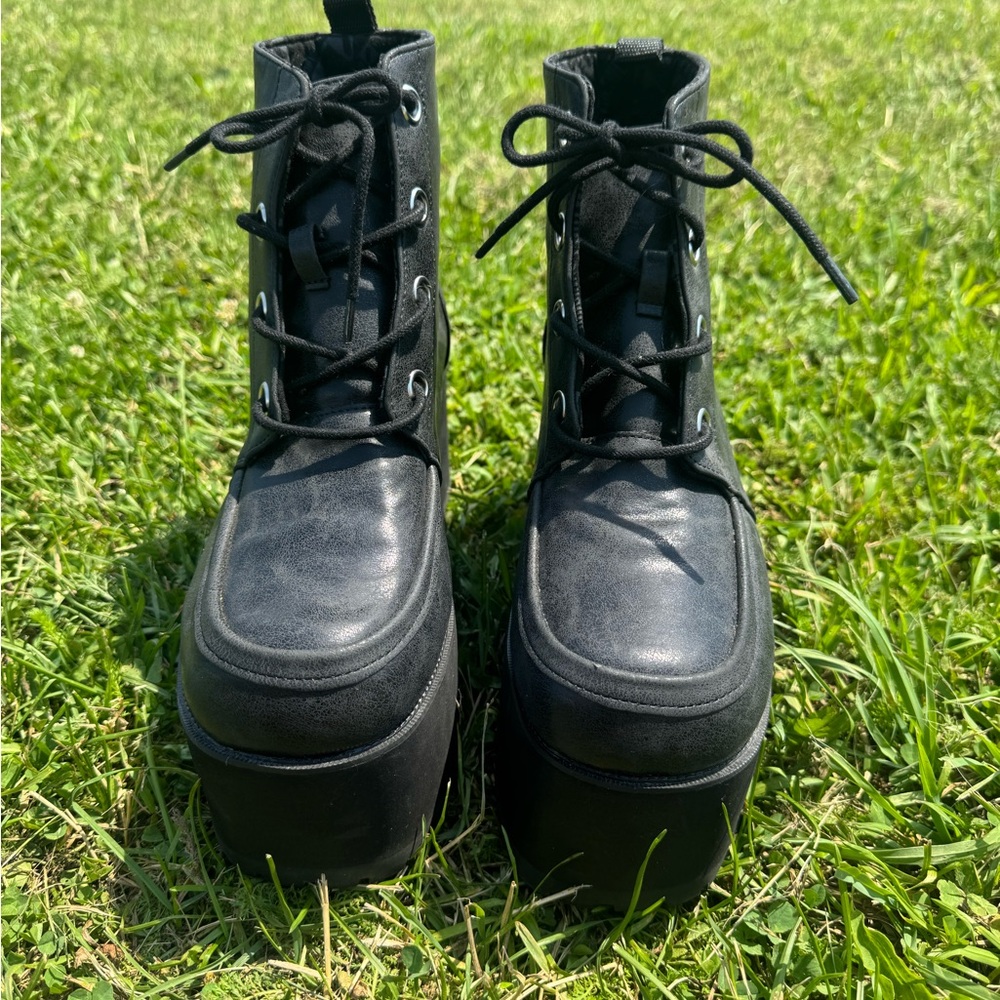 Distressed Ankle Nosebleed Boots